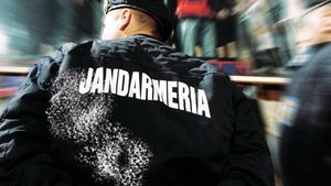 Povestea fetei** puse la pământ la Dinamo-Steaua!