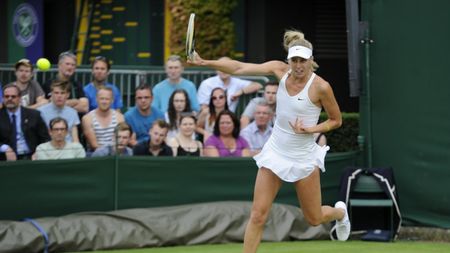 Revanșa britanicei Broady. Lăsată 7 ani de federație fără bani din cauza unei fotografii "glumețe" postate pe rețele de socializare, a câștigat primul ei meci la Wimbledon