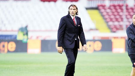 Dănciulescu, pe bancă, Munteanu e noul "Pirlo"!** VEZI cum ar putea ataca Dinamo Supercupa cu CFR