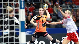 Ferencvaros, unul din posibilii adversari ai CSM București în "sferturile" Ligii Campionilor, transferă un inter dreapta foarte bine cotat în lume