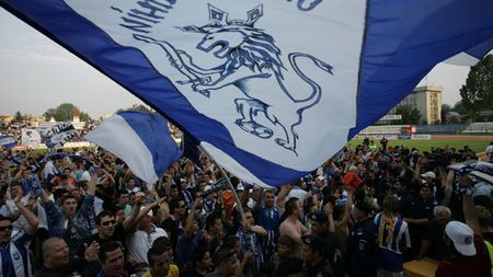 Aruncă-le batista! VIDEO** Fanii Craiovei au lansat un filmuleț prin care cheamă suporterii la protestul din 24 martie