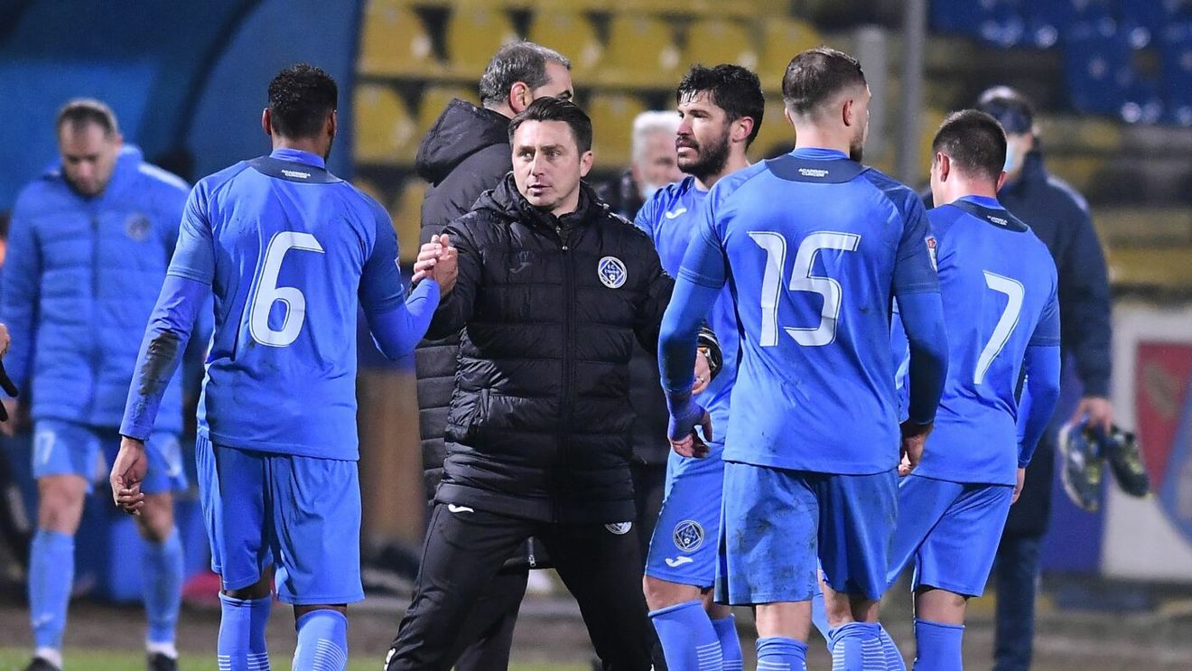 Document-bombă despre cum se jefuiește un club din Liga 1 prin „metoda bonus”! Cum a plătit o echipă calificată în play-off 400.000 de euro: „șoferul-magaziner” sau „omul primarului” a luat 15.000 de euro! EXCLUSIV