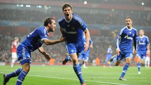 Huntelaar îi blochează 'transferul vieții' unuia dintre cei mai buni jucători care au evoluat în Liga 1! **"Olandezul zburător" a primit o ofertă de cinci stele!