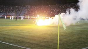 De-a râsu'' plânsu''!** 10 fotbaliști ai lui Andone vor da declarații la Poliție în "cazul torțelor din fulare"