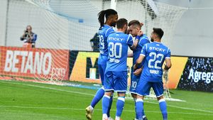 Craiova și-a găsit atacant pentru Europa! Și-a anunțat intențiile în direct la TV: "Vreau să joc cu ei în cupele europene!" Fotbalistul "uitat" de olteni
