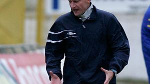 Dorinel Munteanu: „Porumboiu trebuie să spele rufele în familie"