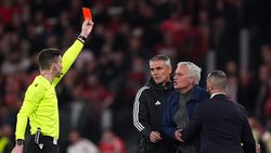 Nebunie în Benfica – Real Madrid: Jose Mourinho a țipat la arbitru și a primit cartonașul roșu după ce a intrat pe teren!