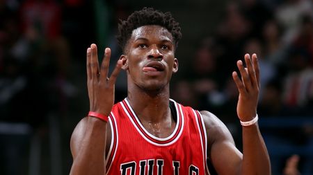 Oamenii de 50 de puncte în NBA. Jimmy Butler de la Chicago a devenit al 8-lea baschetbalist care a trecut de această graniță în acest sezon și a intrat în "clubul" lui Michael Jordan