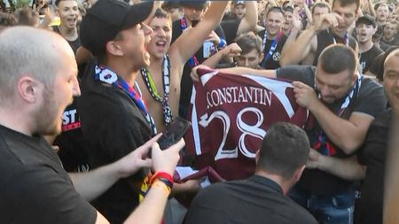 Tensiune maximă înaintea derby-ului Rapid - FCSB! Suporterii roș-albaștrilor au ars un tricou al giuleștenilor și au sărbătorit momentul | FOTO
