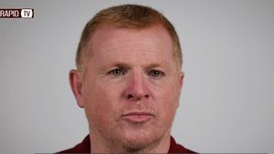 Transferurile cu care Neil Lennon vrea să dea lovitura la Rapid. A dat două nume de jucători de zeci de milioane de euro: „L-am adus de la Manchester City. Așa o să facem”