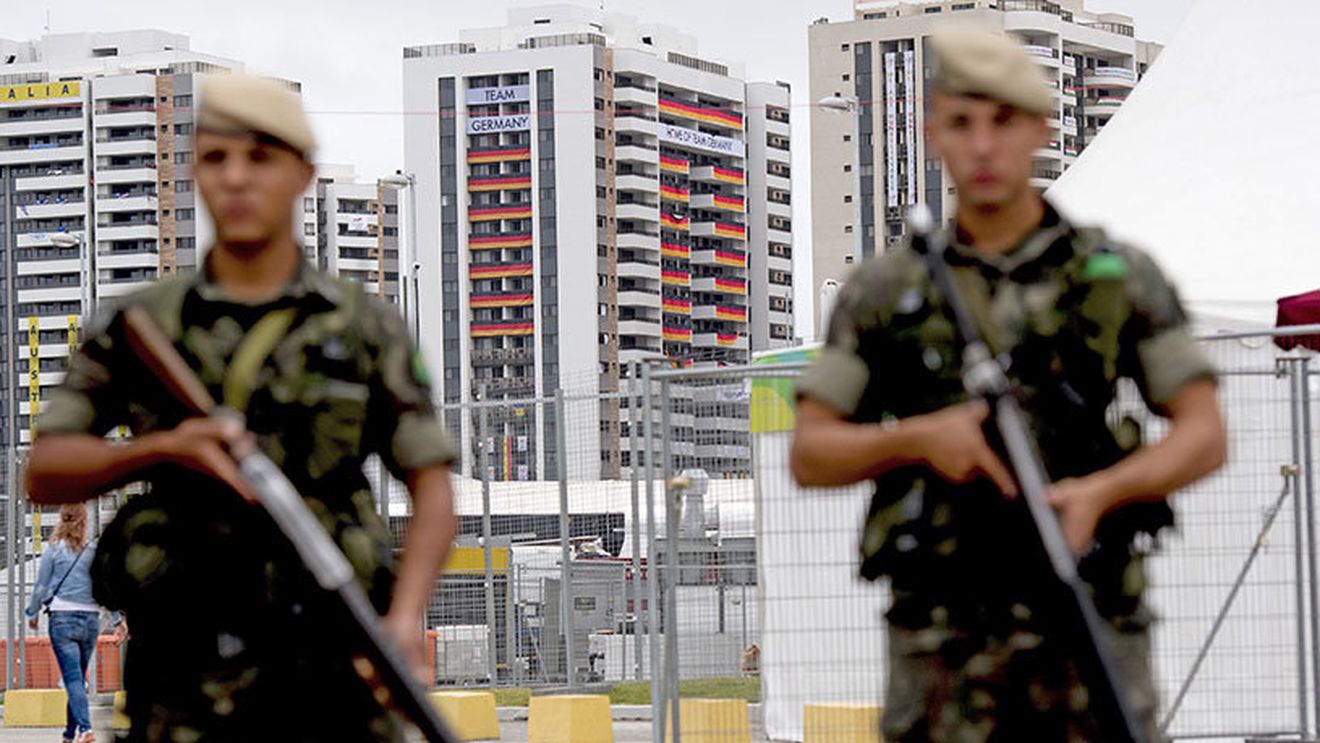 Scene incredibile aproape de Satul Olimpic! Un bărbat a fost ucis în plină stradă, după ce a ce încercat să jefuiască un șofer. Presa braziliană susține că victima era diplomat rus, informația a fost negată
