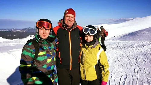 Klaus Iohannis a schiat în Munții Șureanu. Protestatari: 