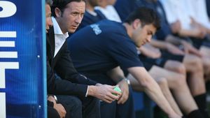 MM Stoica: "Dinu dă în mine,** în el a dat VIAȚA!"