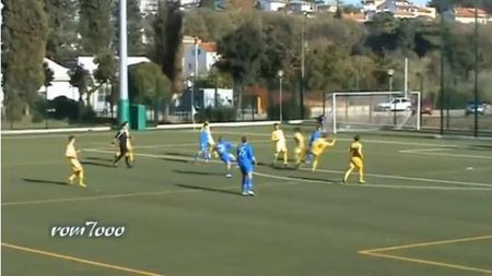 E dorit de Manchester și e comparat cu Messi, dar rămâne "rece":** "Nu mă gândesc la United, iar ca Messi nu joacă nimeni" VIDEO Ce poate puștiul care dă cu flit Vestului