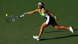 Perechea Gallovits-Hall/Bratcikova, în optimi de finală la Roland Garros
