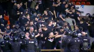 EXCLUSIV | "A ieșit scandal. Galeriile sunt de necontrolat câteodată, din păcate. Sportivii sunt în regulă. Sincer..." Prima reacție din partea clubului Dinamo după incidentele de la semifinala Cupei României la handbal cu Steaua