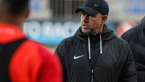 Laurențiu Reghecampf, tot mai aproape de plecarea de la Neftchi Baku. Înfrângerea umilitoare cu Turan îi poate fi fatală