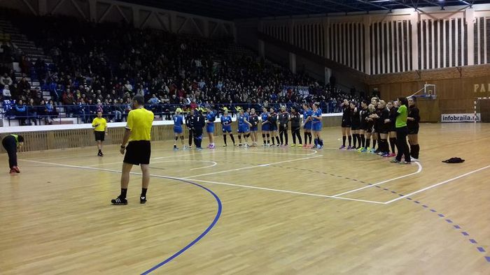 CSM Roman a câștigat turneul amical de la Brăila. Măgura Cisnădie a refuzat să joace în meciul secund al turneului de la Vâlcea pentru că ar fi riscat... "suprasolicitarea"!