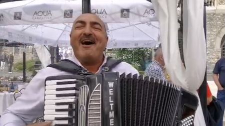 Iulian de la Ciocănești, cântare pentru Simona Halep la Palatul Cantacuzino! „Dar-ar Dumnezeu o dată, off Simona măi, să ai decizie adevărată" | VIDEO