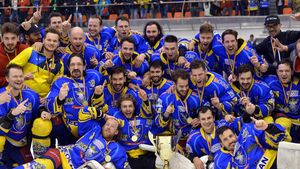 Corona Brașov, al treilea titlu de campioană la hochei pe gheață