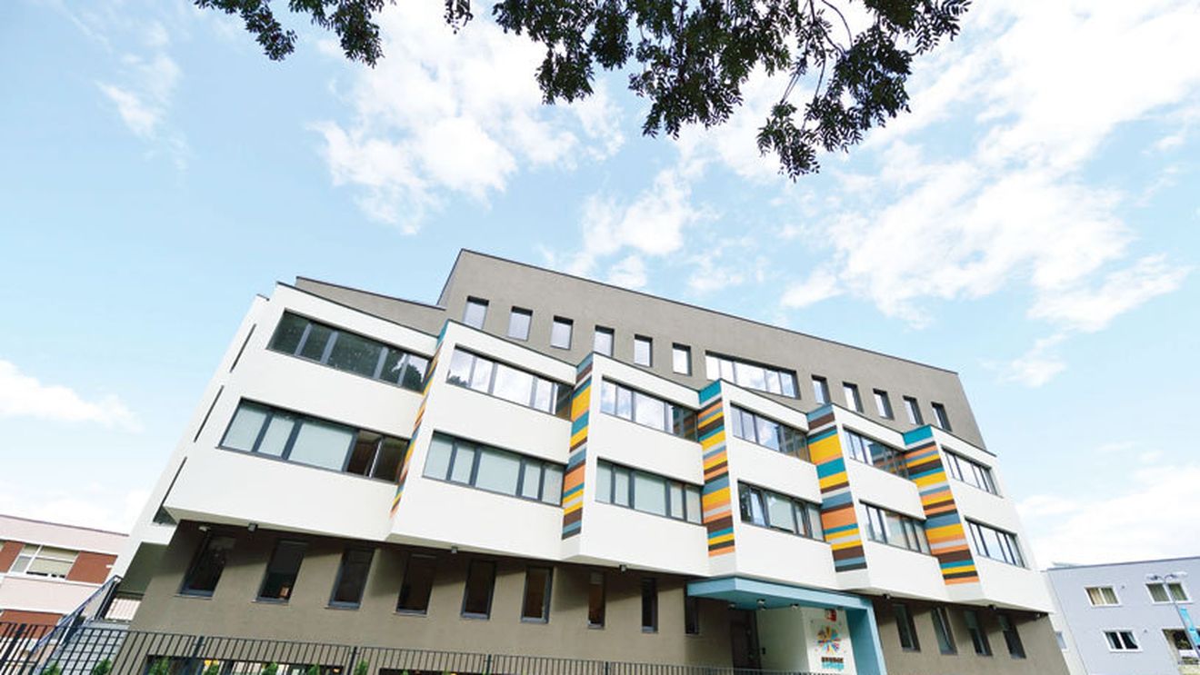 În 2003 a pus bazele unei afaceri de succes. Florin Segărceanu a investit 3,5 milioane de euro într-un proiect pentru copii