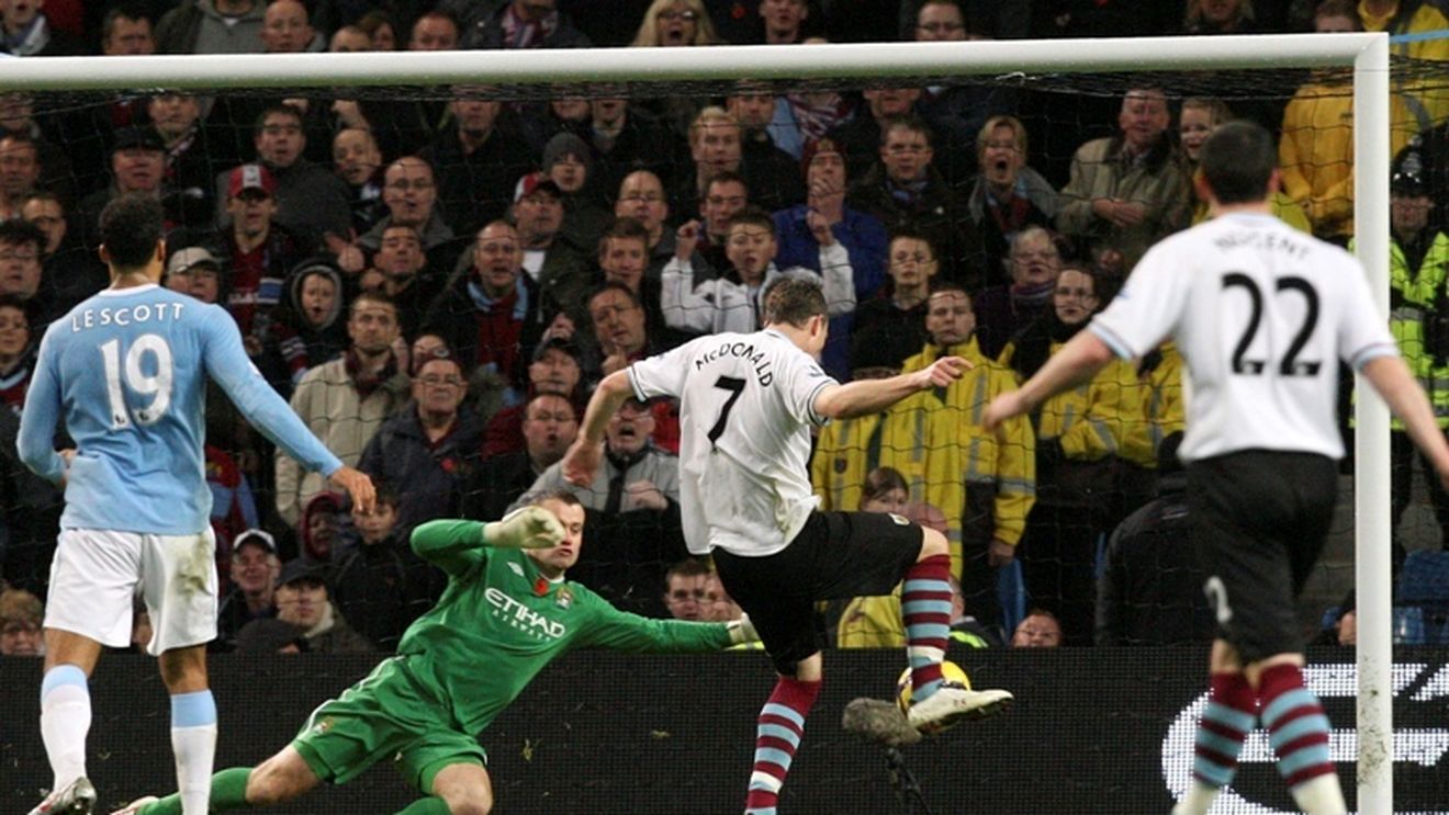 Cine îl va înlocui pe Van der Sar?** Sir Alex a pus ochii pe bunurile arabilor