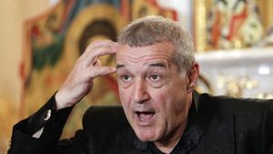 ULTIMA ORĂ | Gigi Becali, pe cale să transfere unul dintre cei mai buni fotbaliști de la Dinamo! De cine depinde mutarea neașteptată