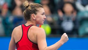 Victorie mare pentru Halep: 3-6, 6-1, 6-2 cu Duan! Simona se califică în sferturi la Shenzhen și își asigură locul 1 mondial pentru cel puțin încă trei săptămâni!