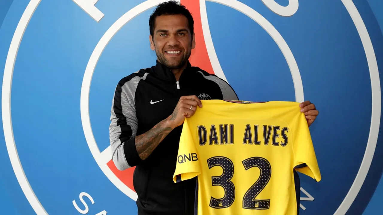 OFICIAL | Manchester City e istorie pentru Dani Alves! Brazilianul a semnat în urmă cu câteva momente cu PSG