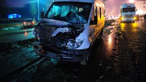 Stop deplasărilor cu microbuzul! "Este prea mic, prea neîncăpător, prea nesigur". Handbaliștii reacționează după drama sportivilor de la Târgoviște. Mesajul care circulă printre jucători