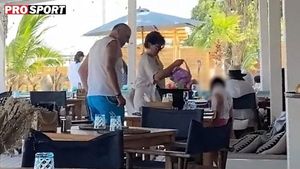 Cum își petrece vacanța fostul oficial al unei echipe de tradiție | VIDEO EXCLUSIV