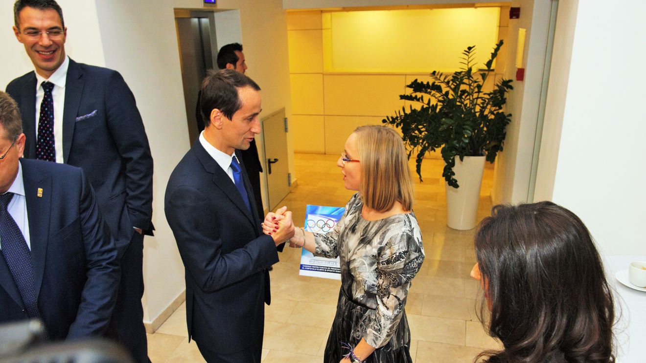 EXCLUSIV | SMS-ul otrăvit, varianta COSR. Mesajul "Votați Câtea, Bârlădeanu, Szabo! PSD, ultima soluție!", trimis alegătorilor în dimineața scrutinului. Covaliu a fost susținut de Petrache, Morariu și Dobrescu. Reacția Gabrielei Szabo