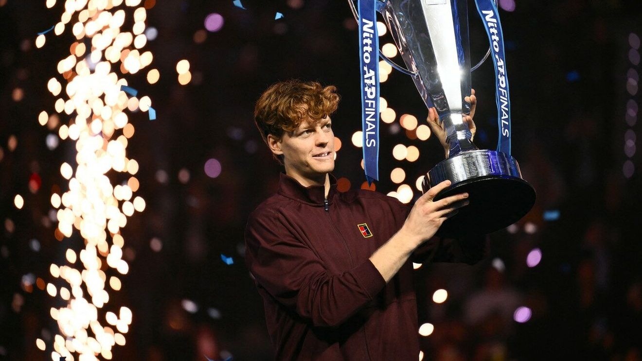 Jannik Sinner, gest rar întâlnit după ce a încasat 5 milioane de dolari pentru triumful de la Turneul Campionilor: „Asta prefer!” Ce i-a transmis lui Carlos Alcaraz la festivitatea de premiere