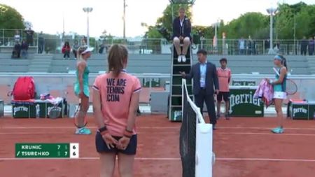 Simona Halep și-a aflat adversara din turul al treilea după un maraton de trei ore și șase minute! FOTO: Imagine memorabilă, cu ambele jucătoare răpuse de efort, și ce spune Halep despre "clienta" cu care se bate pentru un loc în optimi