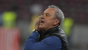 Mircea Rednic, cea mai bună variantă pentru Dinamo! „Lasă-l să pregătească echipa în iarnă! Eu nu l-aș da afară!” | VIDEO EXCLUSIV ProSport Live