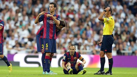 Iniesta are o leziune musculară la coapsa dreaptă