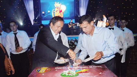 Au stat la masă cu Michel Platini!