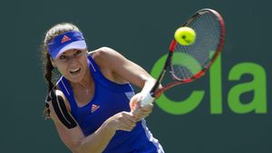 

Sorana Cîrstea, tot mai jos: a fost învinsă în primul tur la Bogota
