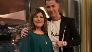 E sinceră sau încearcă să se dea bine pe lângă ea? Mama lui Cristiano Ronaldo o laudă pe Georgina Rodriguez, iubita fotbalistului, pentru modul în care are grijă de el!