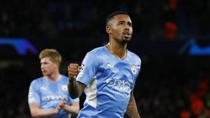 ADVERTORIAL | Derbyuri cu cote bombă, la Mozzart Bet