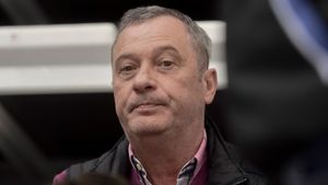 Mircea Rednic, chemat să investească la liderul din Liga 1! Clubul i-a făcut propunerea 