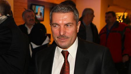 Vasile Avram îi răspunde lui Porumboiu: "Mă atacă pentru că este influențat de Ion Crăciunescu"