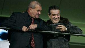 Steaua are fani la CFR Cluj! Iuliu Mureșan:** "Eu nu știu cum e relația asta naș - fin, dar cum să țin cu Twente?"