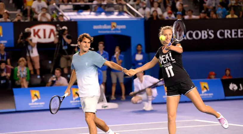 VIDEO - I-au lăsat pe australieni cu gura căscată! Federer și Azarenka au jucat dublu-mixt, ținându-se de mână 
