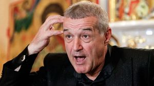 De ce nu merge Gigi Becali la teatru. Ce i-a spus unui cunoscut actor și regizor român, care l-a invitat personal