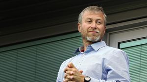 Lovitură devastatoare pentru patronul celor de la Chelsea Londra! Cum a pierdut Roman Abramovici peste 700 de milioane de euro într-o singură zi, din cauza amenințării războiului dintre Rusia și Ucraina