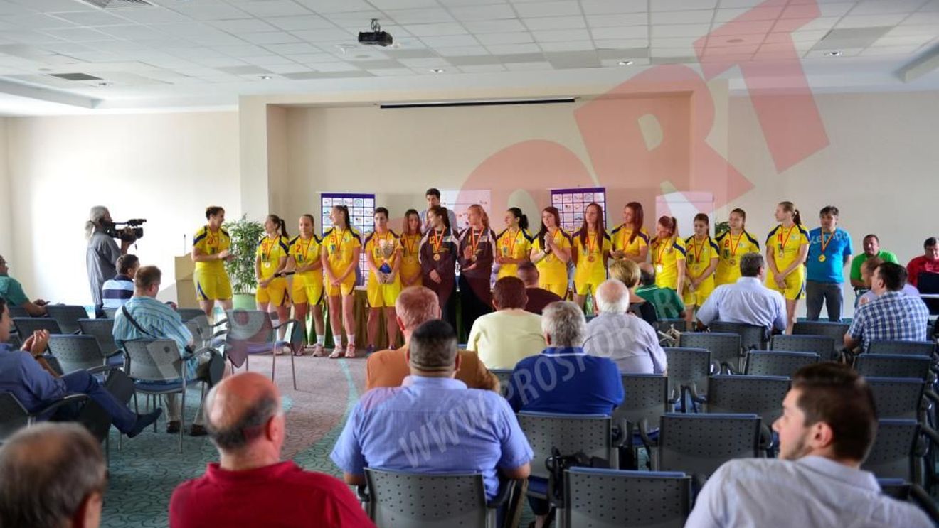 Premii de câte 4.200 de euro de la stat și o recompensă de 100.000 de euro de la RCS-RDS pentru campioanele mondiale