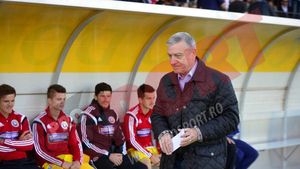 FOTO | Întâlnire de gradul 3 în Elveția. Răzvan Burleanu și Mircea Sandu s-au întâlnit în tribună la meciul cu Albania