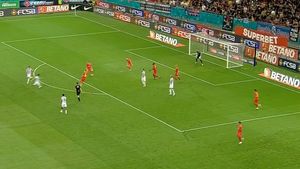 FCSB, salvată de VAR! Cum le-a fost anulat un gol celor de la Poli Iași în cea mai controversată fază a partidei | VIDEO