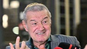 Cum a ajuns presa scoțiană să-i dea dreptate „excentricului Gigi Becali” înaintea duelului Rangers - FCSB din Europa League. „Ar putea fi doar oglinzi și fum, dar nu pare a fi așa”
